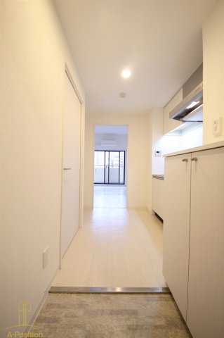 玄関　AMORE HOMMACHI WEST