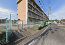 【福山市手城町のアパートの中学校】