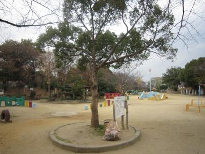 【朝日プラザ岸里パサージュの公園】