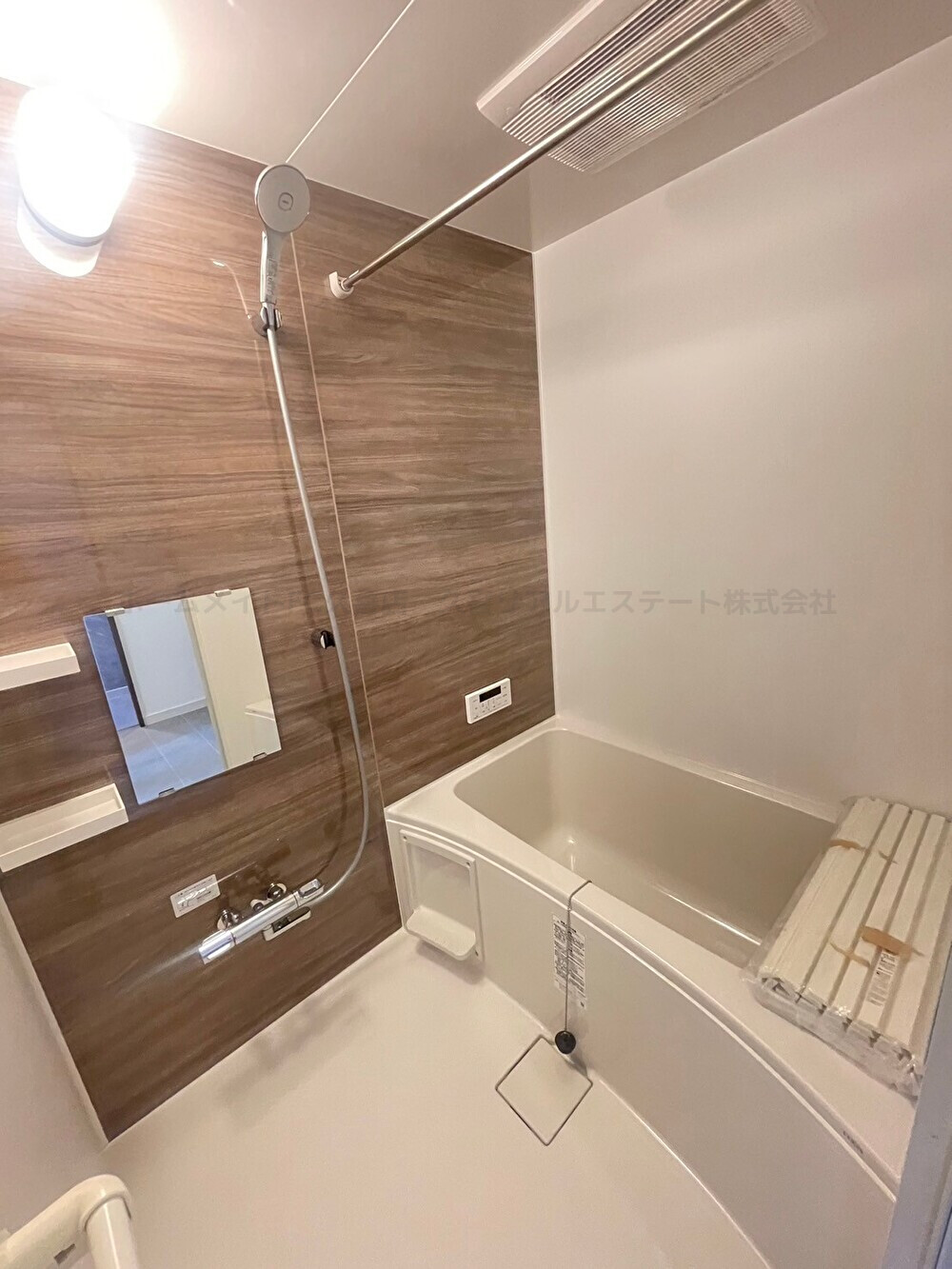 バス・シャワールーム　同建物別号室