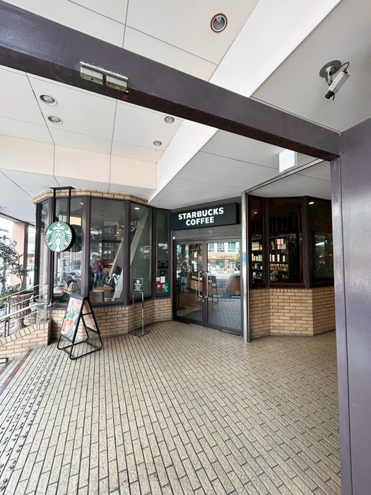 飲食店　スターバックス（飲食店）まで510m