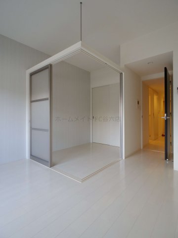 居室・リビング　セレニテ谷町クロワ