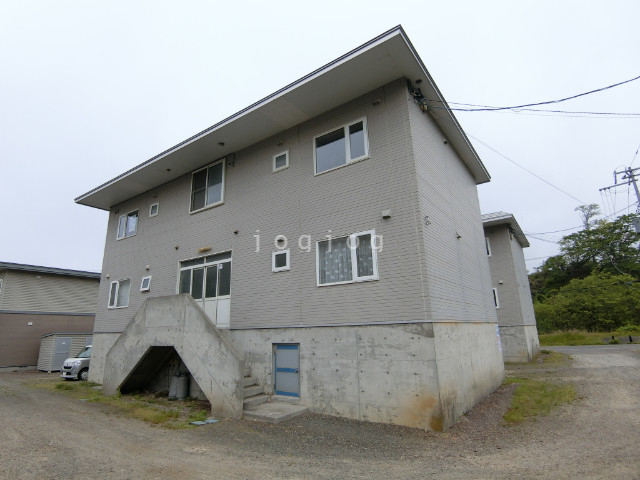 茅部郡森町字鳥崎町のアパートの建物外観