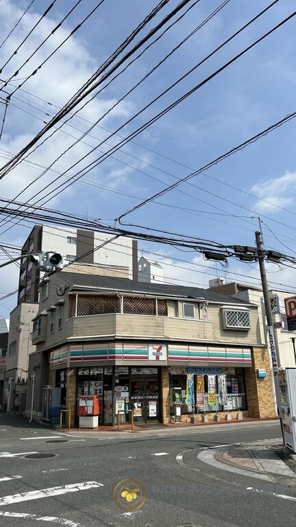 【春日市春日原北町のマンションのコンビニ】