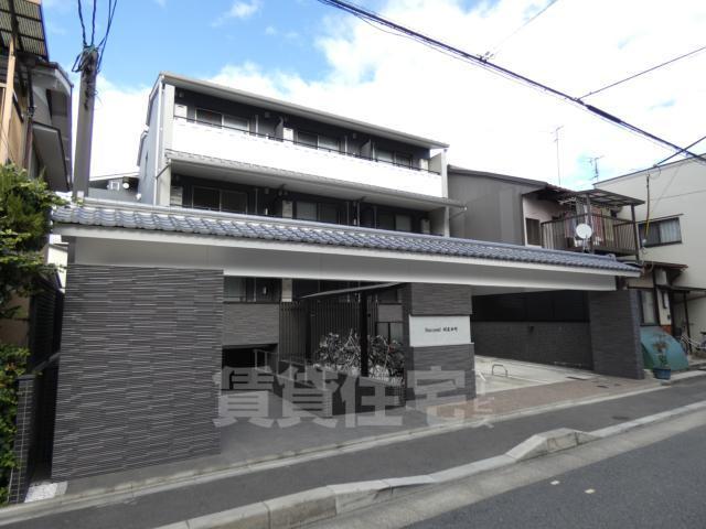 京都市伏見区西町のマンションの建物外観