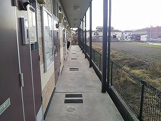 エントランス　駐車場