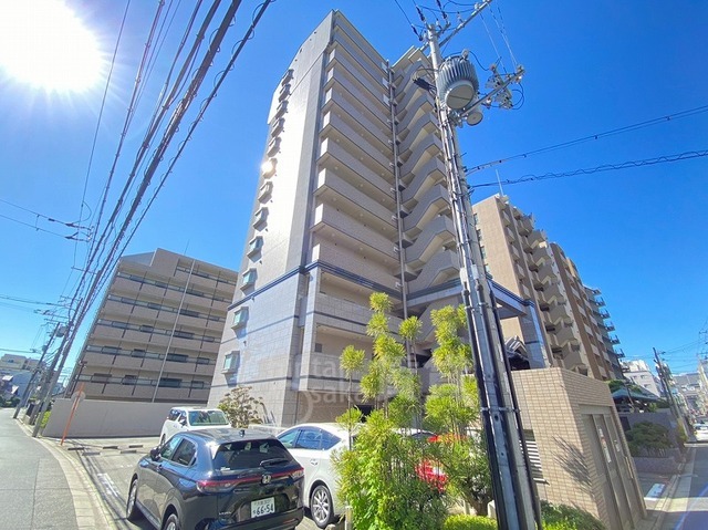 【吹田市垂水町のマンションの建物外観】