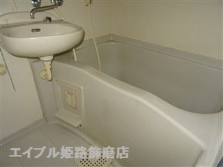 バス・シャワールーム　写真は反転のお部屋です