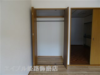 収納　写真は反転のお部屋です