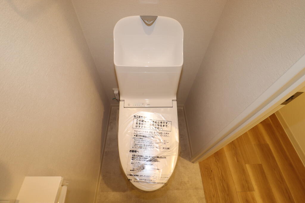 トイレ　トイレを撮影