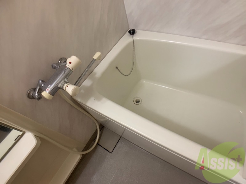 バス・シャワールーム　お風呂はキレイな浴槽があり落ち着きます。