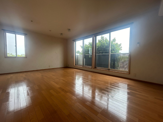 居室・リビング　人気のカウンターキッチンですよ。