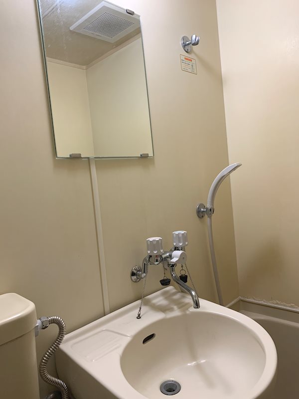 洗面設備　参考画像　別部屋