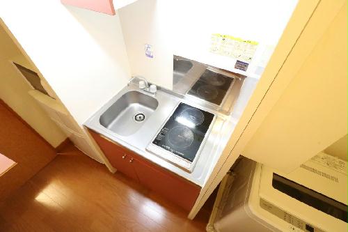 キッチン　２口コンロ付きラジエントヒータを設置