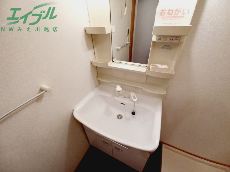 洗面設備　同物件別部屋写真