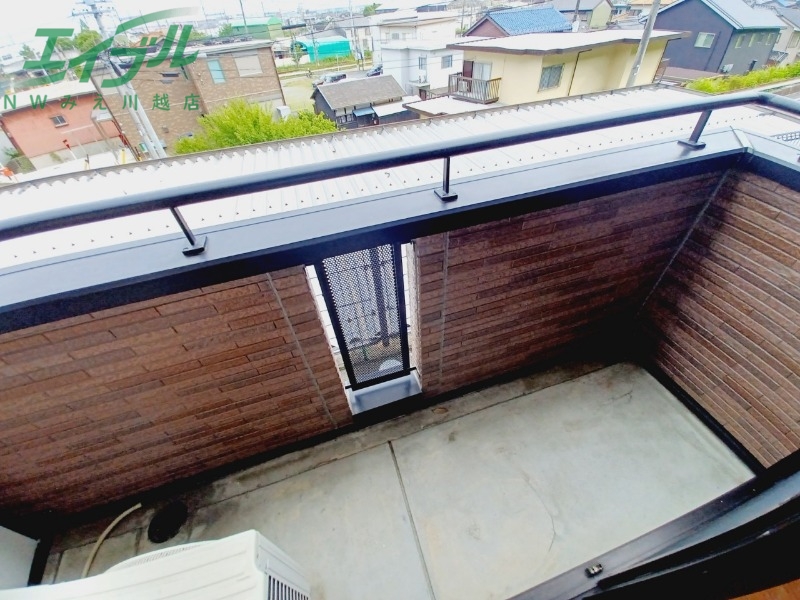 バルコニー　同物件別部屋写真