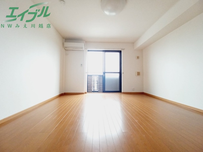 居室・リビング　同物件別部屋写真