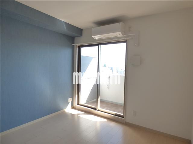 居室・リビング　お部屋によってア壁紙の色が違います