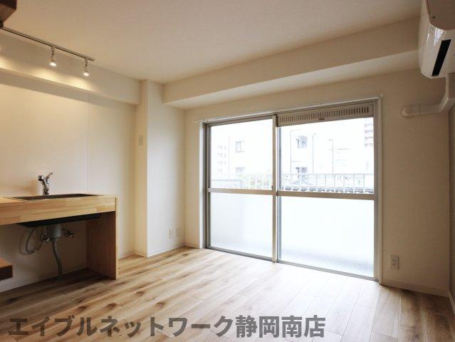 居室・リビング　使いやすい居間です