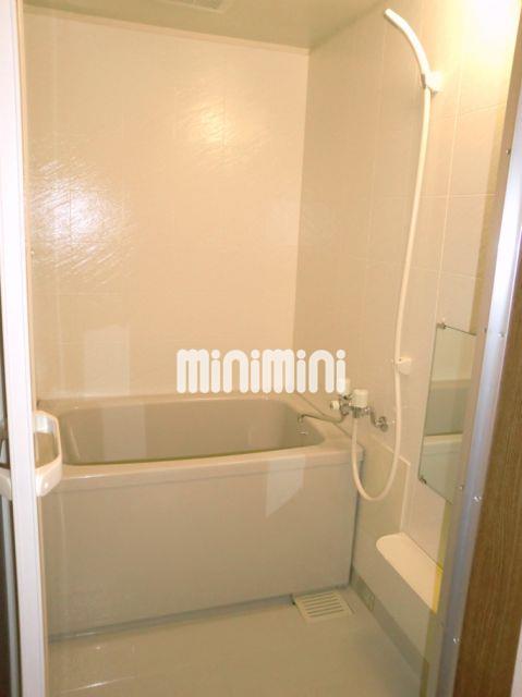 バス・シャワールーム　ゆったりくつろげるお風呂。