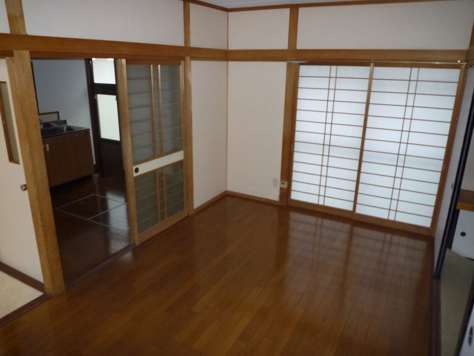 居室・リビング　手すり付き