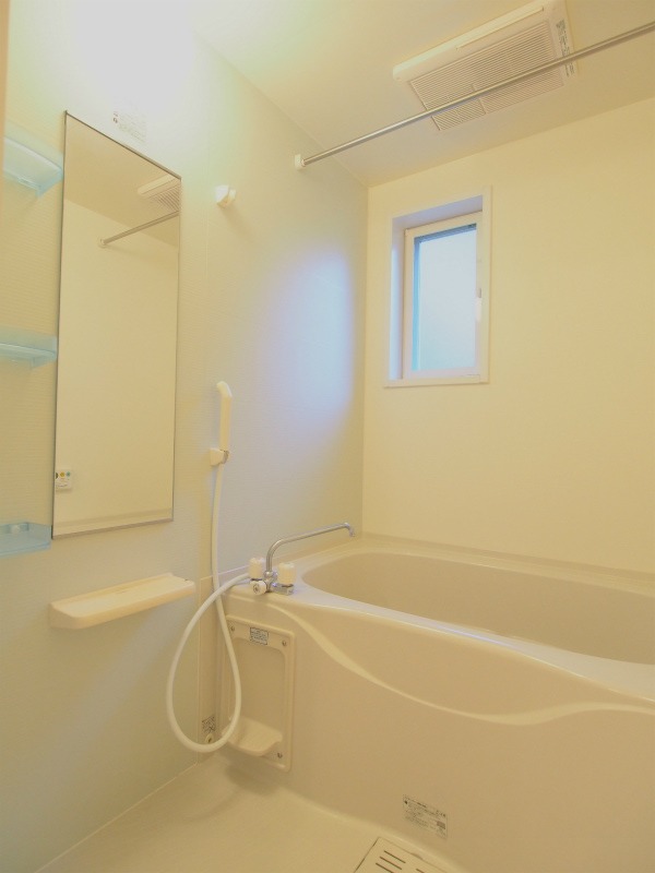 バス・シャワールーム　※反転タイプの間取り