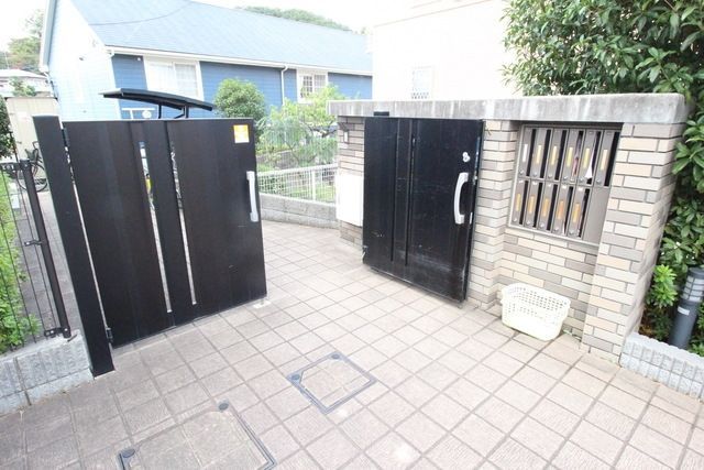 エントランス　★お部屋探しはタウンハウジング稲田堤店まで★