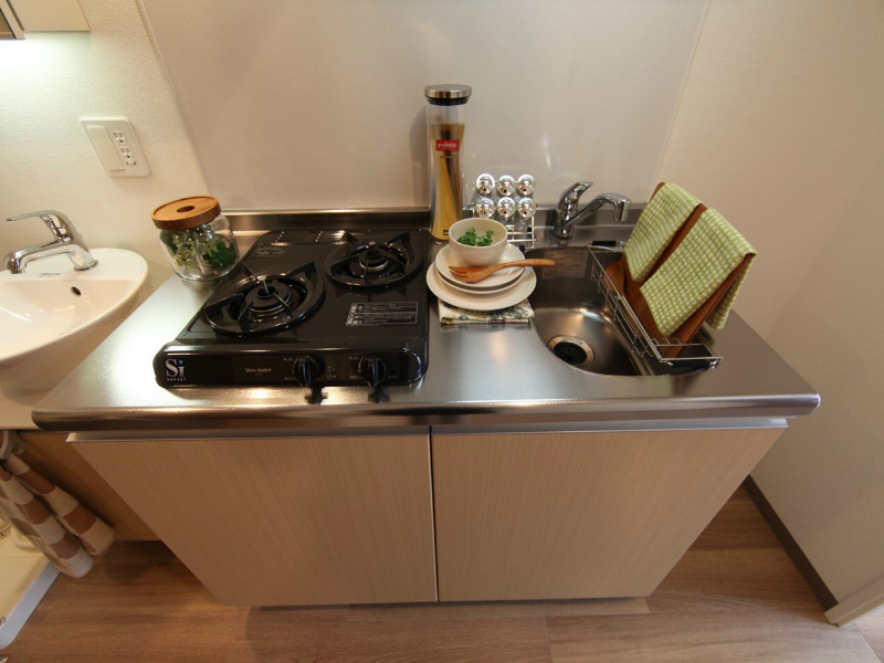 キッチン　システムキッチン（ガス2口）冷蔵庫・レンジ等ご準備できます