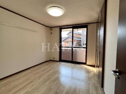 居室・リビング　同物件別部屋です