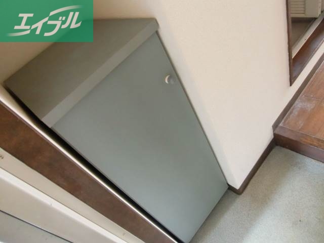 玄関　靴箱あり