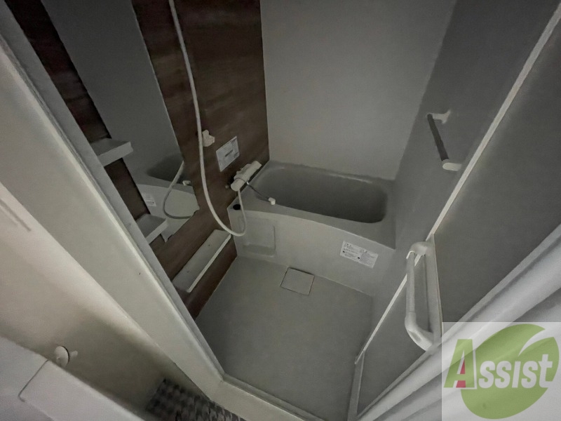 バス・シャワールーム　お風呂になります。一日の疲れを癒してくださいね。