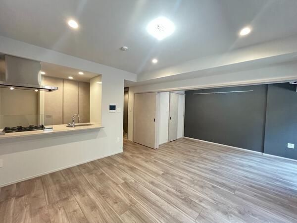 その他部屋・スペース　フローリングの色が異なる場合があります。