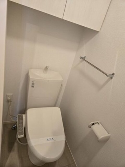 トイレ　温水洗浄暖房便座