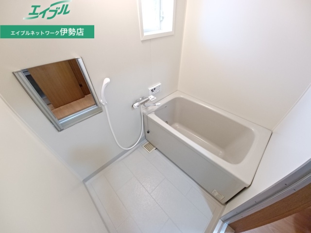 バス・シャワールーム　同物件別部屋写真