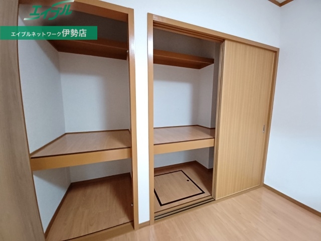収納　同物件別部屋写真
