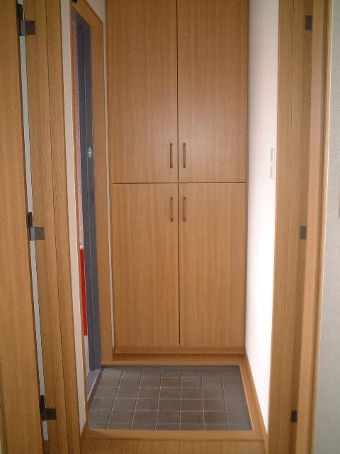 キッチン　広い靴箱　たくさんの靴もラクラク収納