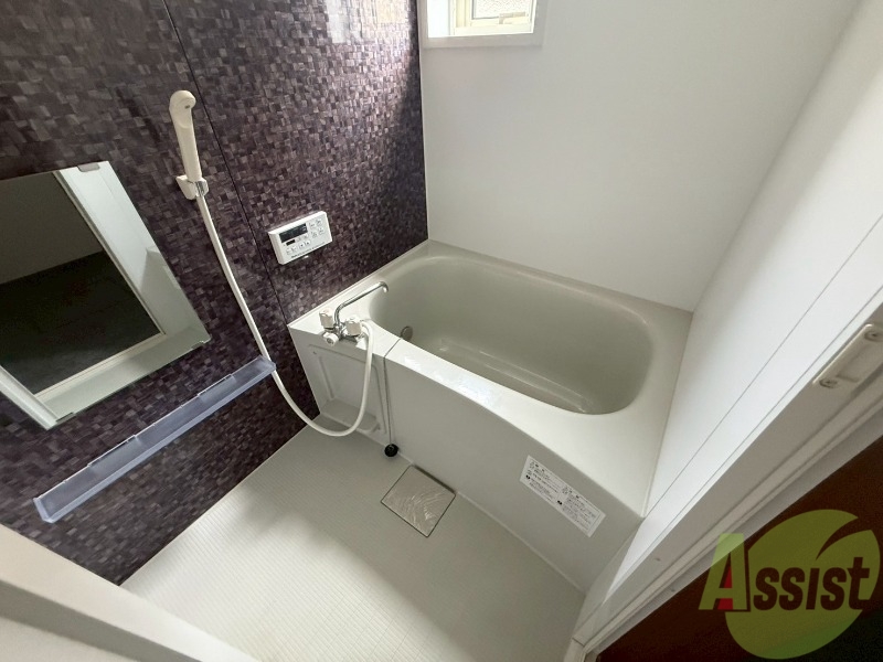 バス・シャワールーム　お風呂は追い炊きもあり長く入って入れますね。