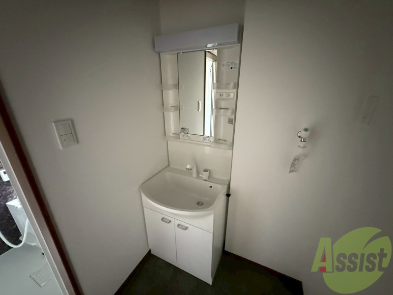 洗面設備　洗面台もありますので朝の準備はこちらから。