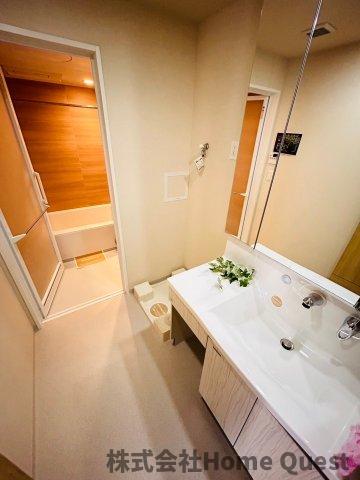プレミアム菱屋西の内装写真