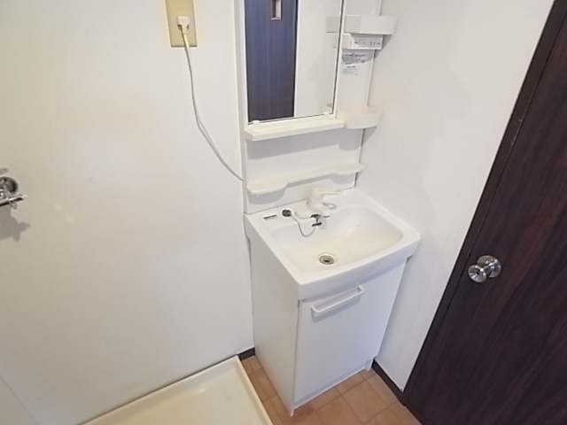 洗面設備　朝の身支度には欠かせない独立洗面化粧台