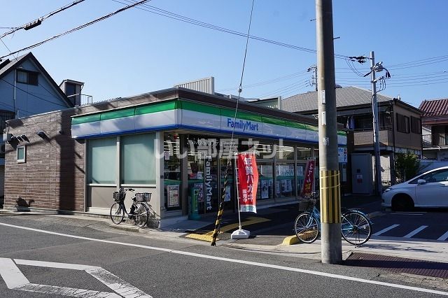 コンビニ　ファミリーマート 長田久保町店（コンビニ）まで326m