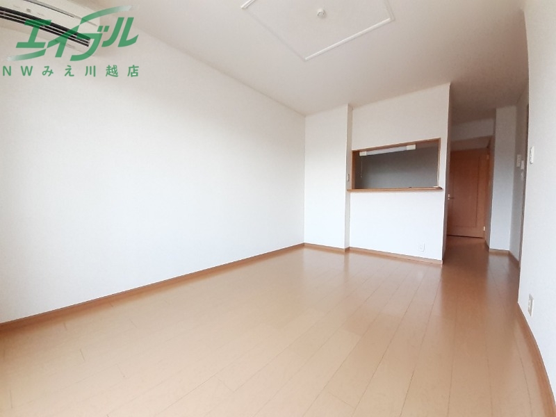 居室・リビング　同型参考写真