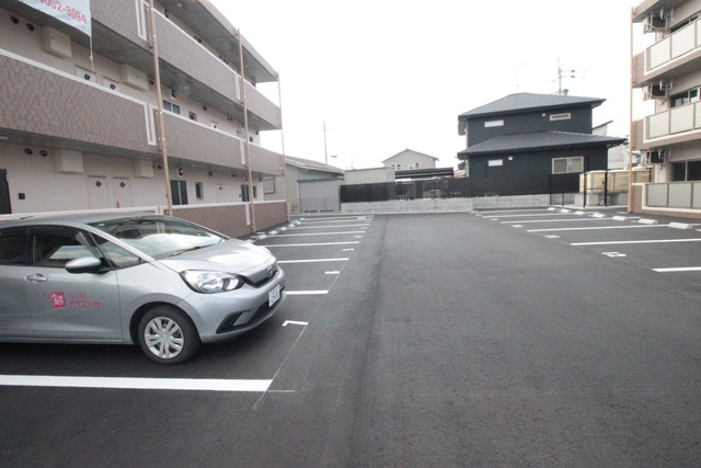 駐車場　敷地内駐車場