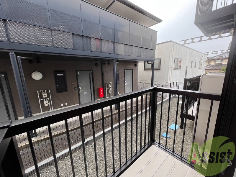 バルコニー　バルコニーが付いているので晴れた日は洗濯物が沢山干せますね。