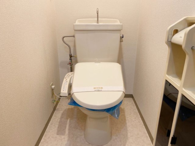 トイレ　メゾンクアトロ