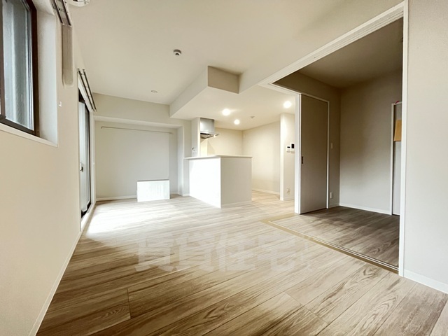 居室・リビング　203号室写真