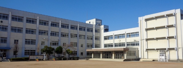 小学校　姫路市立東小学校（小学校）まで900m