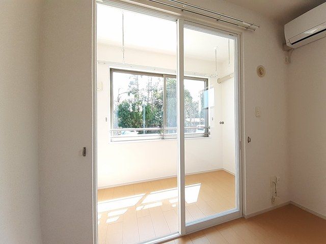 バルコニー　雨の日でも安心のサンルームです