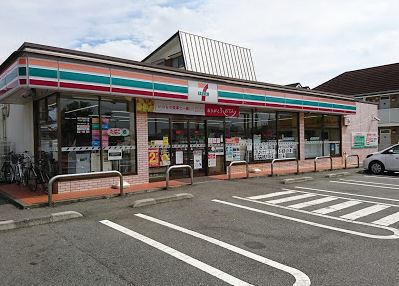 コンビニ　セブンイレブン 立川泉体育館駅前店（コンビニ）まで238m