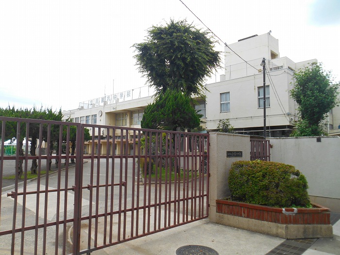 中学校　立川市立立川第六中学校（中学校）まで438m